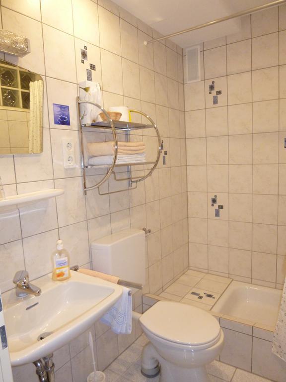 Wein- Und Gaestehaus St. Aldegundishof Sankt Aldegund Bagian luar foto