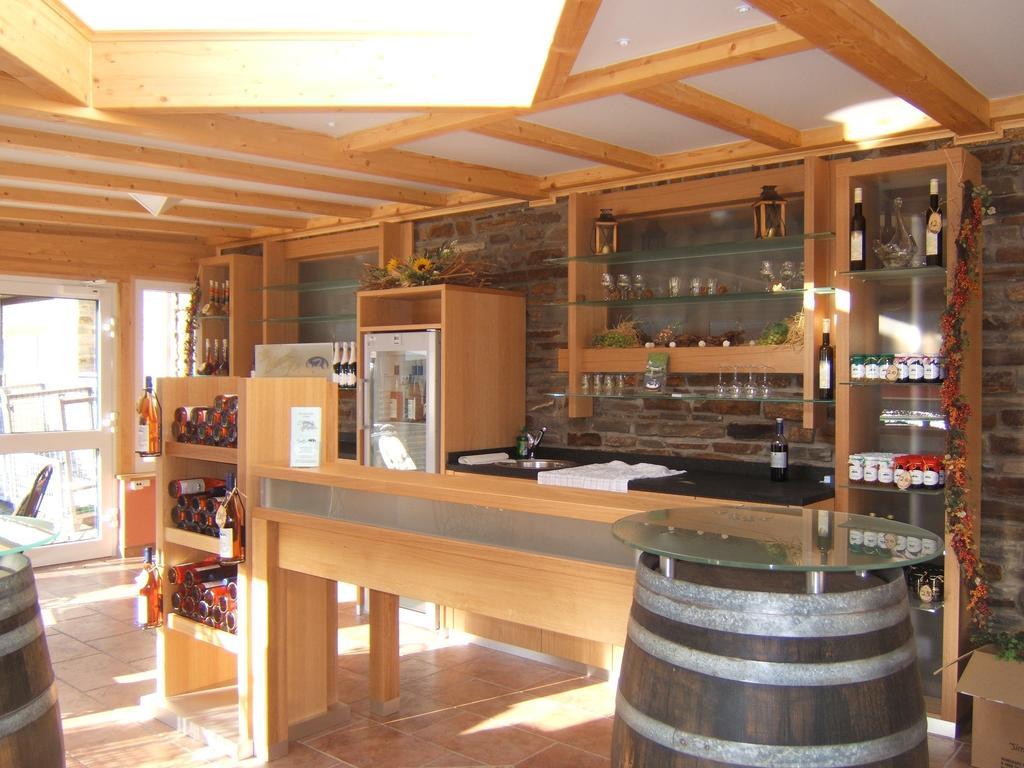 Wein- Und Gaestehaus St. Aldegundishof Sankt Aldegund Bagian luar foto
