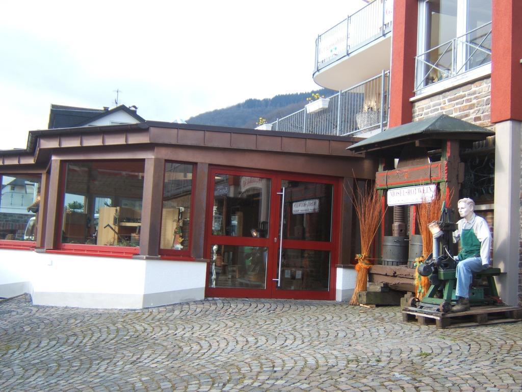 Wein- Und Gaestehaus St. Aldegundishof Sankt Aldegund Bagian luar foto