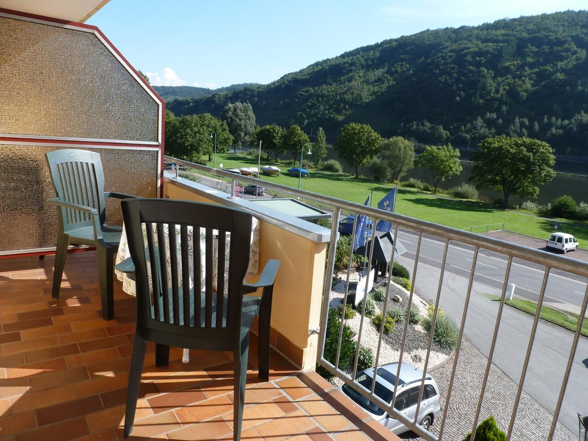 Wein- Und Gaestehaus St. Aldegundishof Sankt Aldegund Bagian luar foto